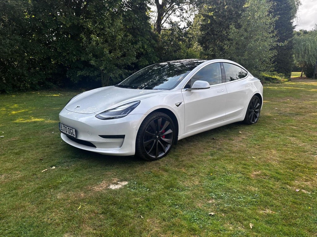 TESLA MODEL 3
