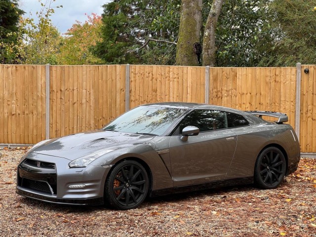NISSAN GT-R