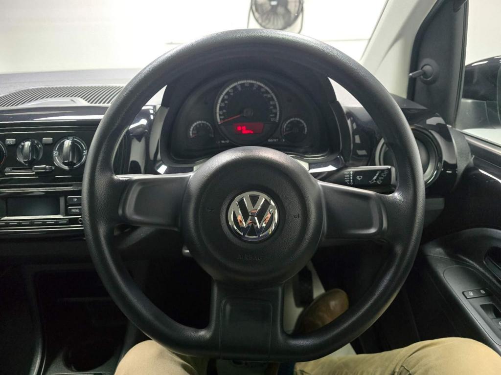 VOLKSWAGEN UP