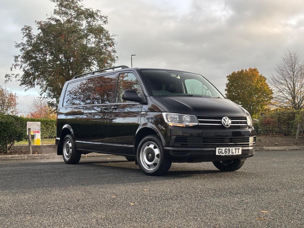 VOLKSWAGEN TRANSPORTER SHUTTLE