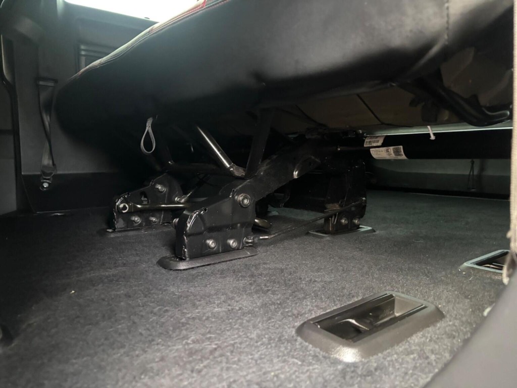 VOLKSWAGEN TRANSPORTER SHUTTLE