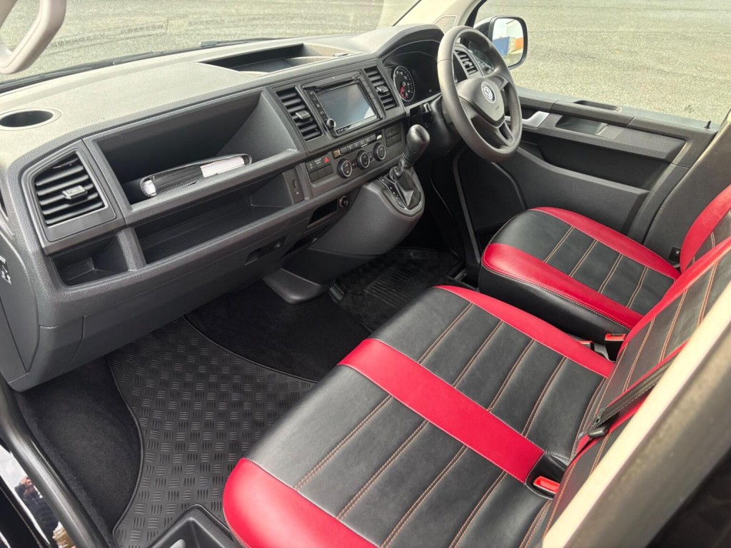 VOLKSWAGEN TRANSPORTER SHUTTLE