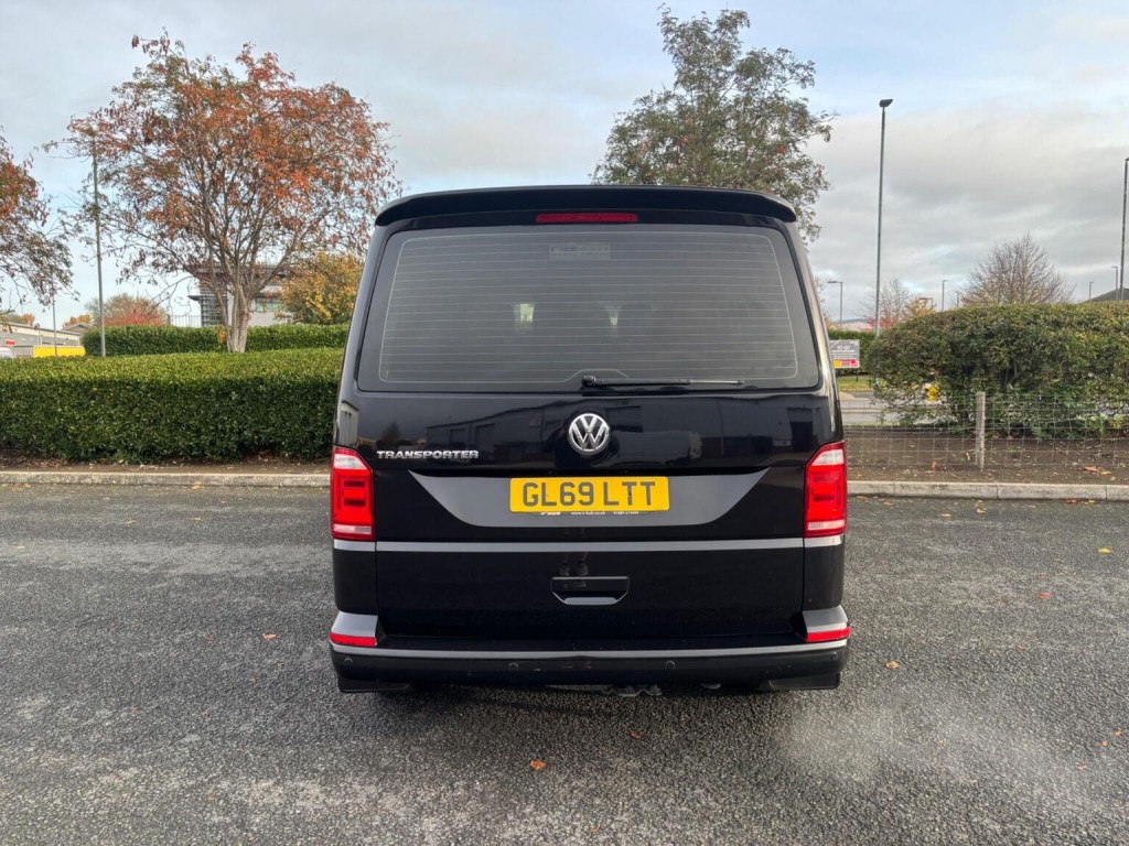 VOLKSWAGEN TRANSPORTER SHUTTLE