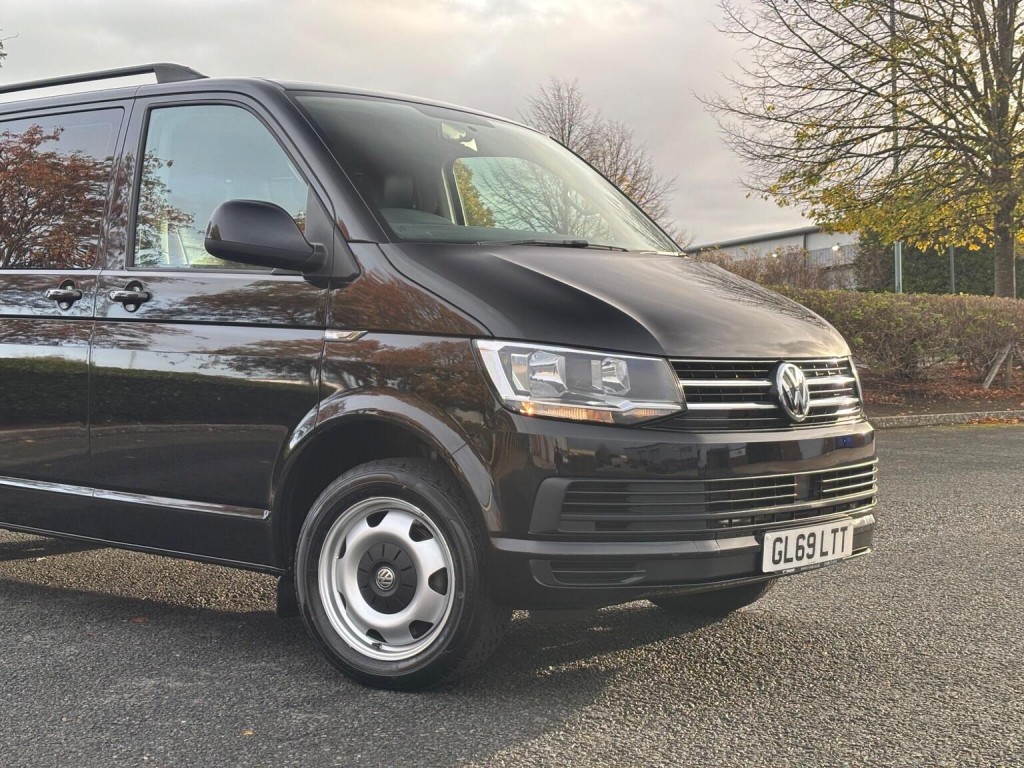 VOLKSWAGEN TRANSPORTER SHUTTLE