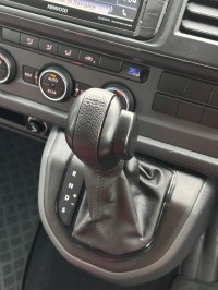 VOLKSWAGEN TRANSPORTER SHUTTLE