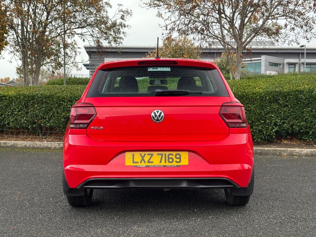 VOLKSWAGEN POLO