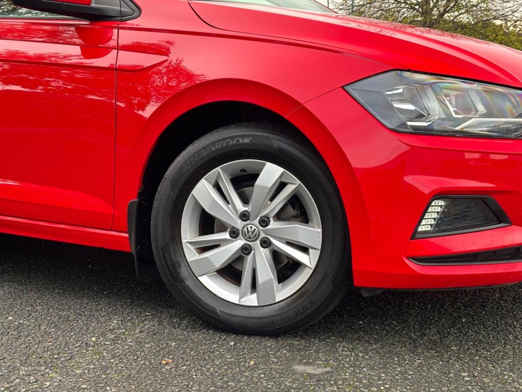 VOLKSWAGEN POLO