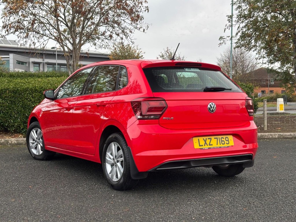 VOLKSWAGEN POLO