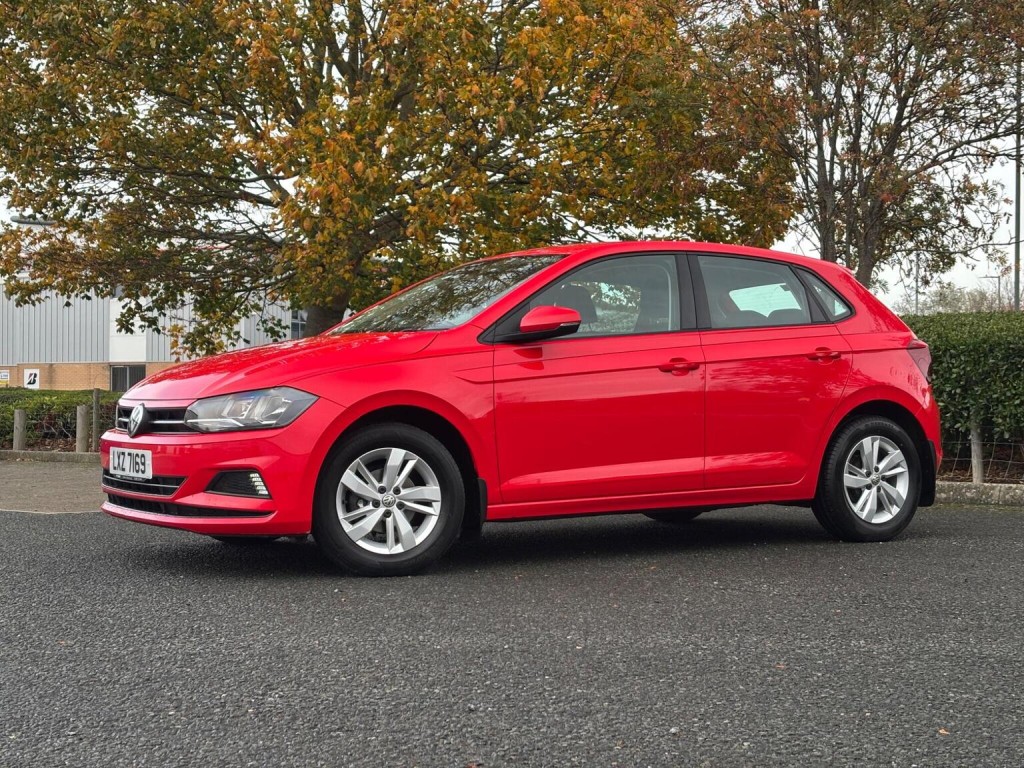 VOLKSWAGEN POLO