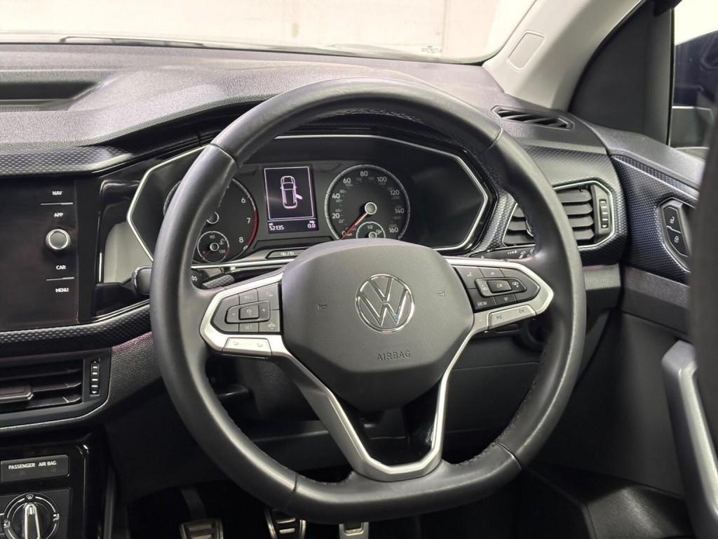 VOLKSWAGEN T-CROSS