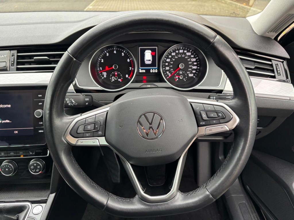VOLKSWAGEN PASSAT