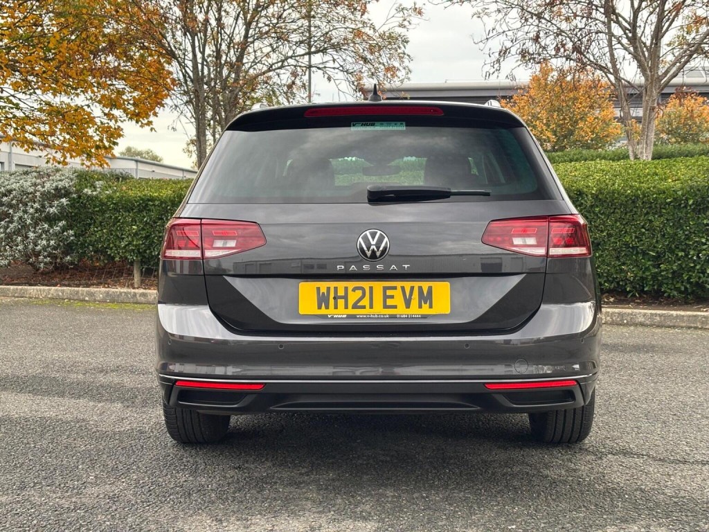 VOLKSWAGEN PASSAT
