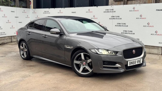 JAGUAR XE