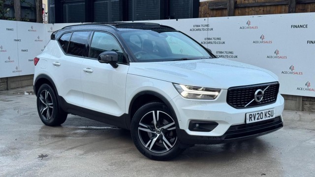 VOLVO XC40