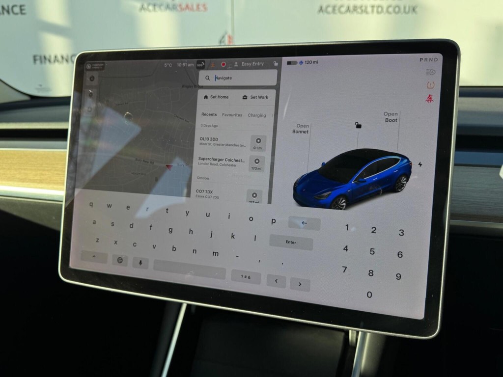 TESLA MODEL 3