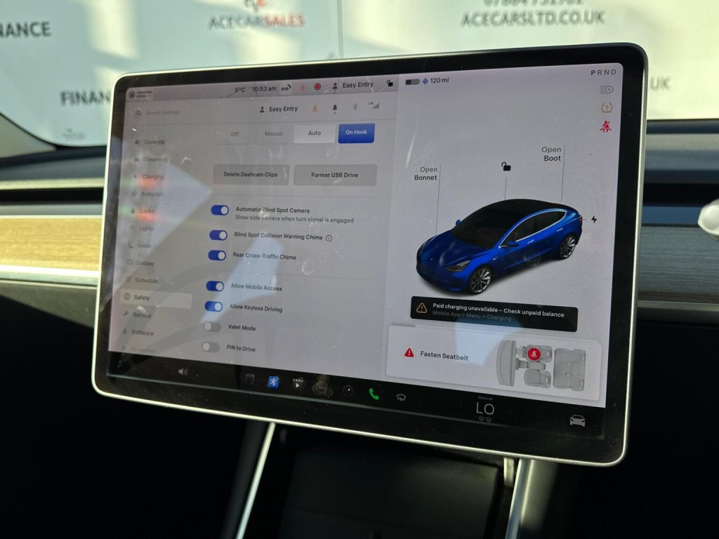 TESLA MODEL 3