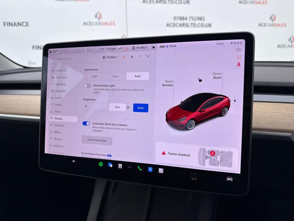 TESLA MODEL 3