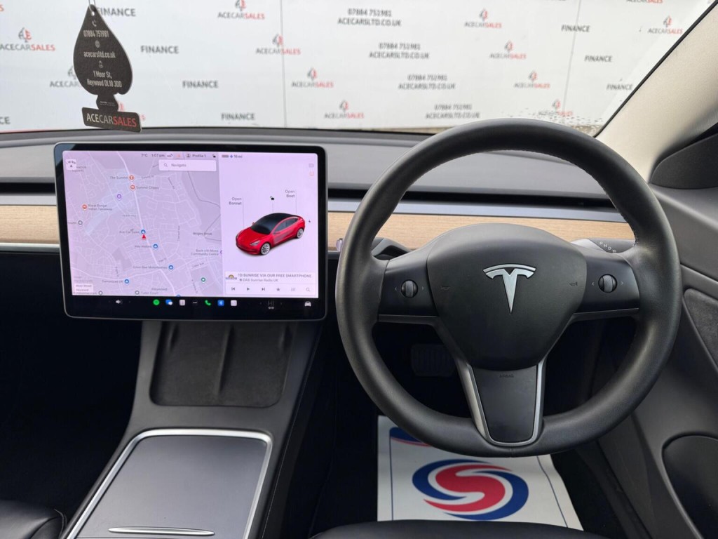TESLA MODEL 3