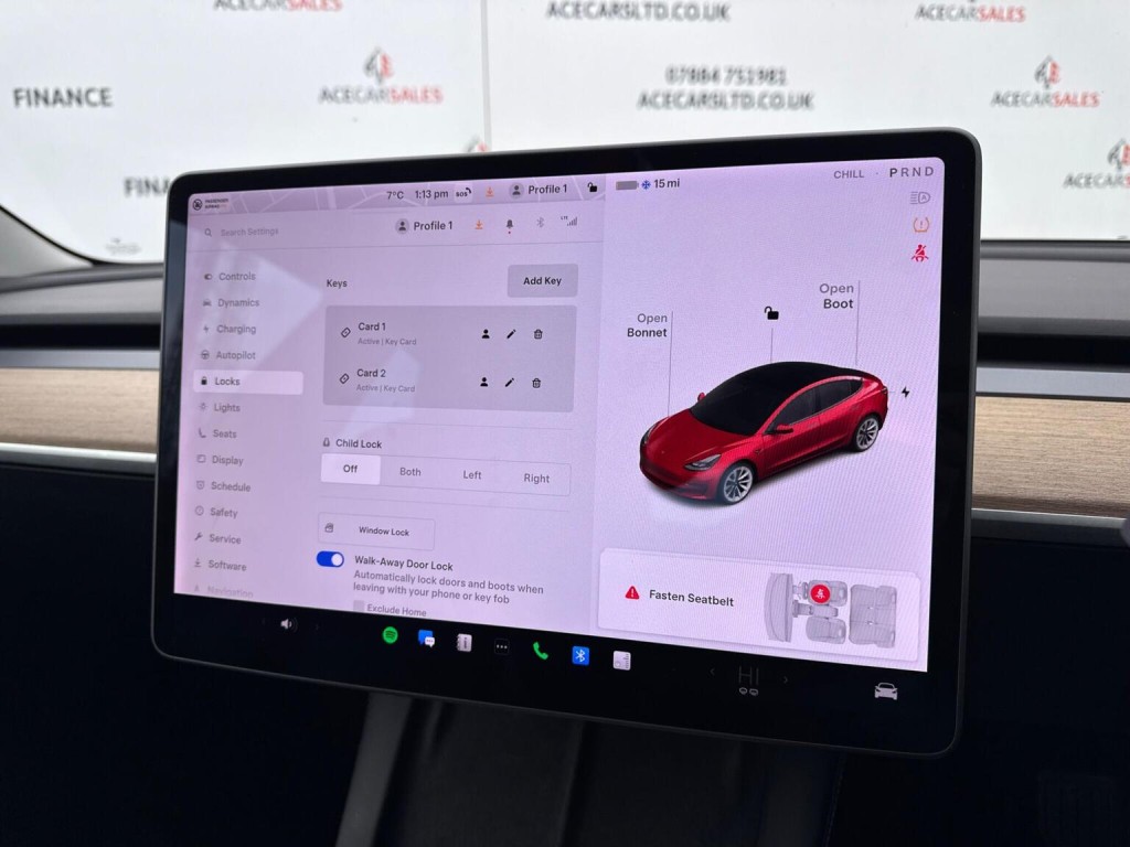 TESLA MODEL 3