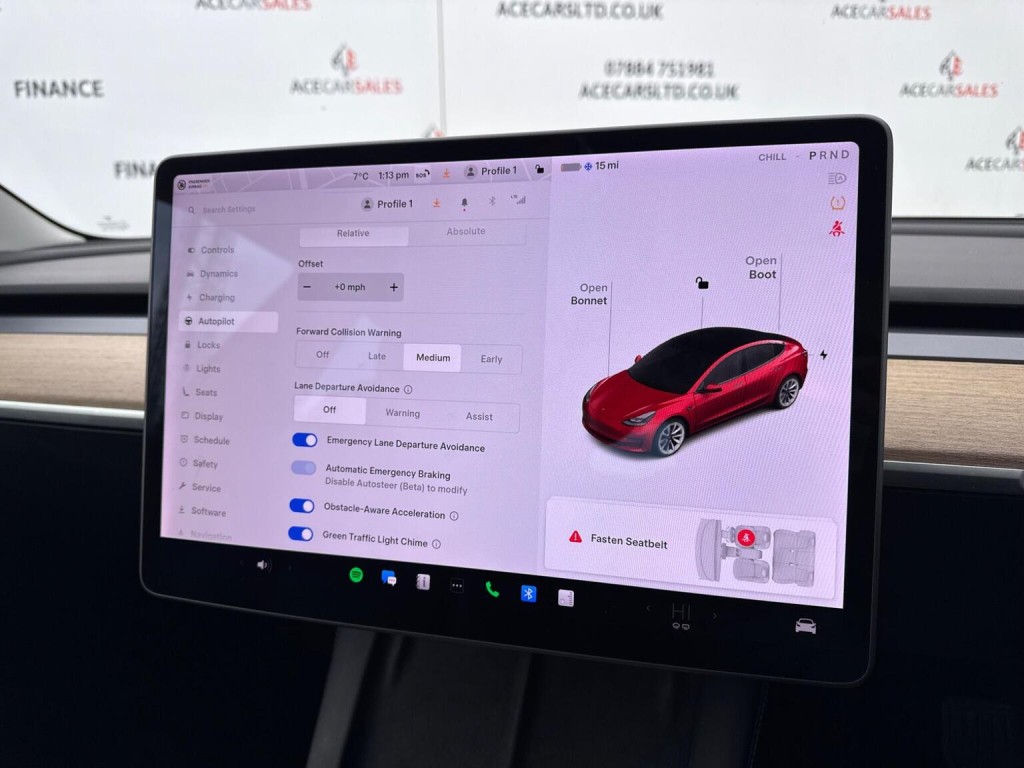 TESLA MODEL 3