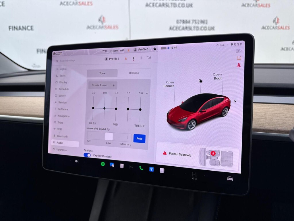 TESLA MODEL 3
