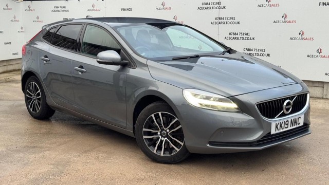 VOLVO V40