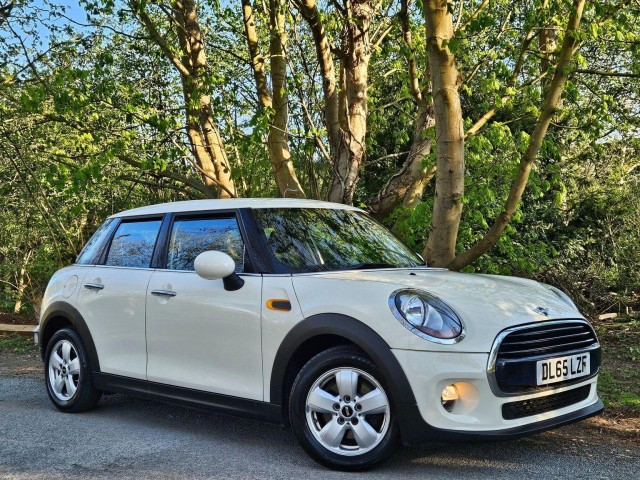 MINI HATCH