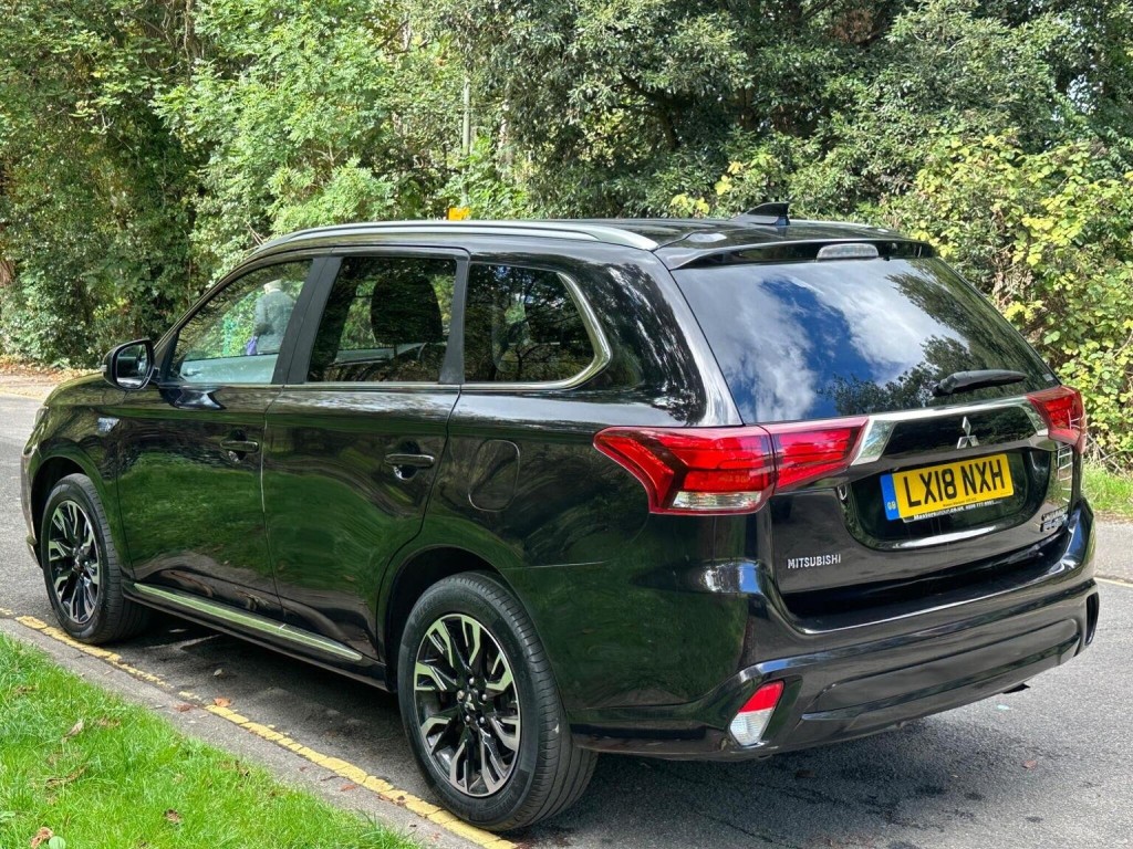 MITSUBISHI OUTLANDER