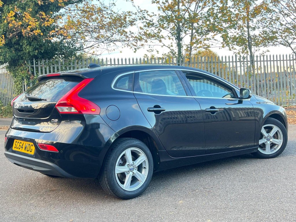 VOLVO V40