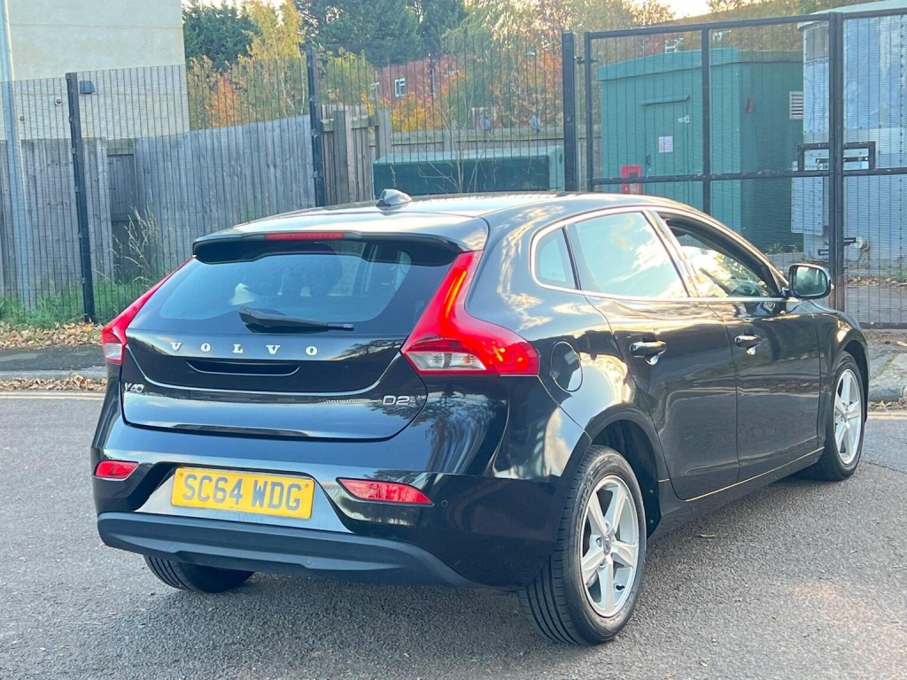 VOLVO V40