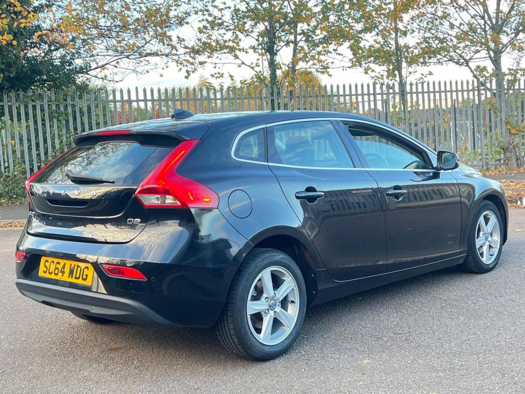 VOLVO V40