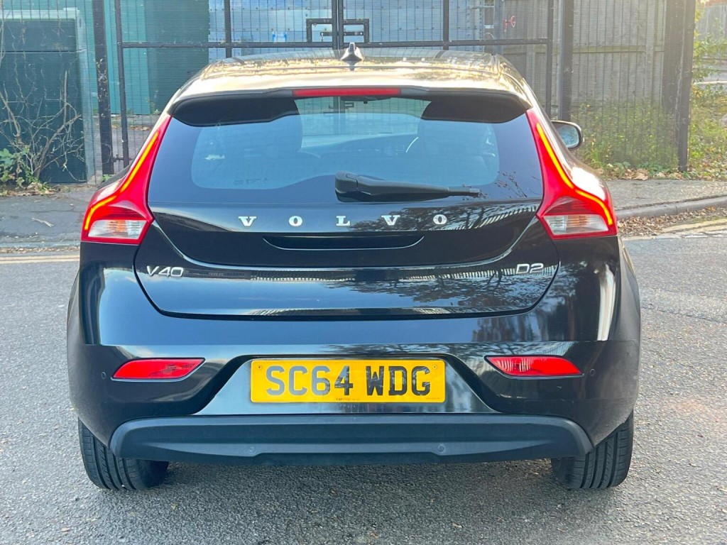 VOLVO V40
