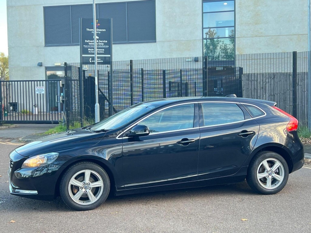 VOLVO V40