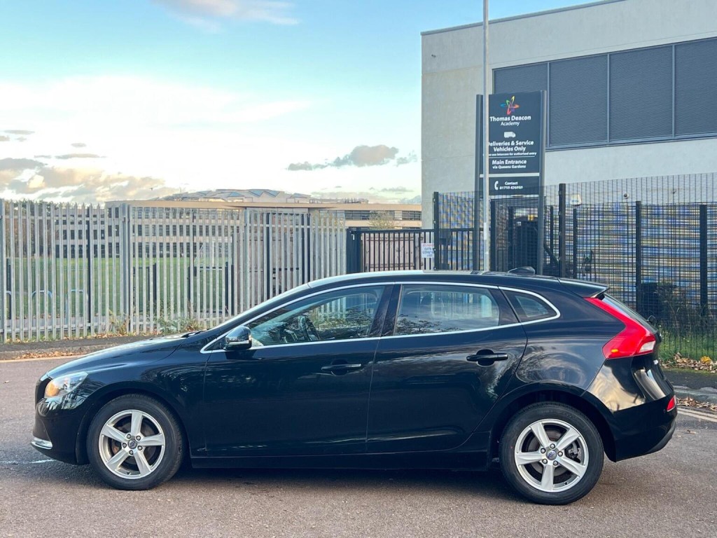 VOLVO V40