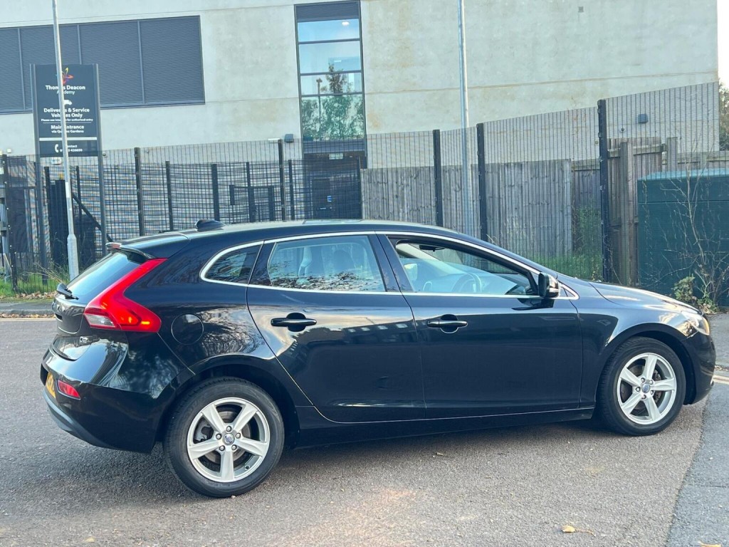 VOLVO V40