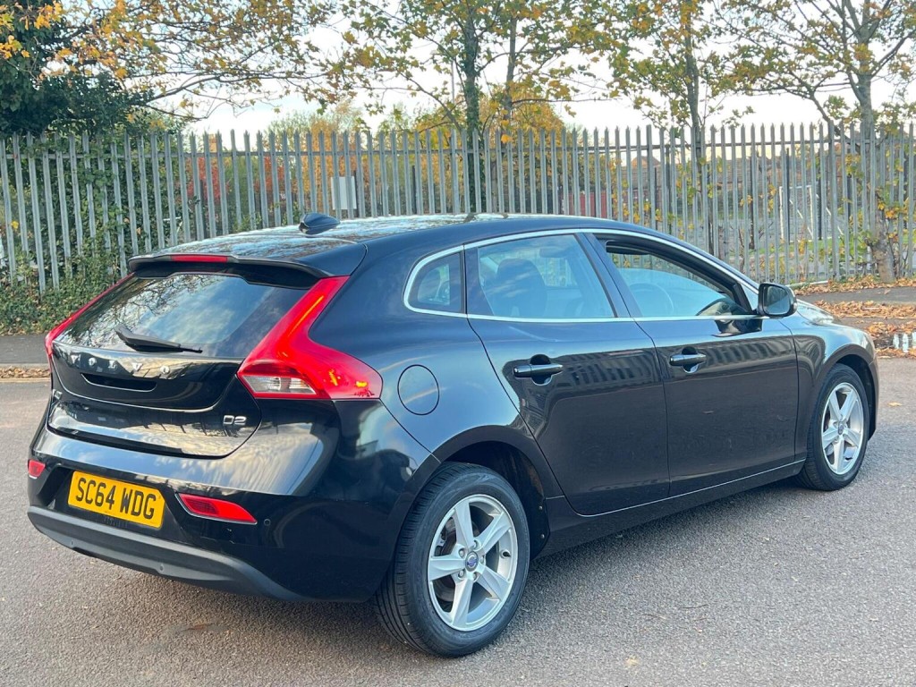 VOLVO V40