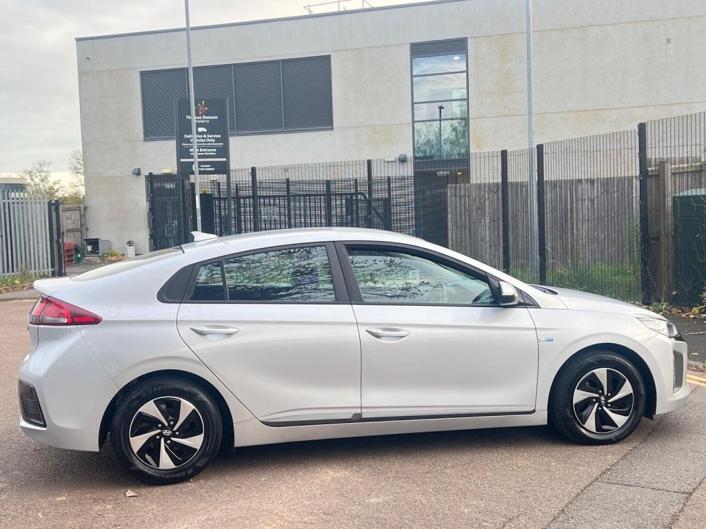 HYUNDAI IONIQ