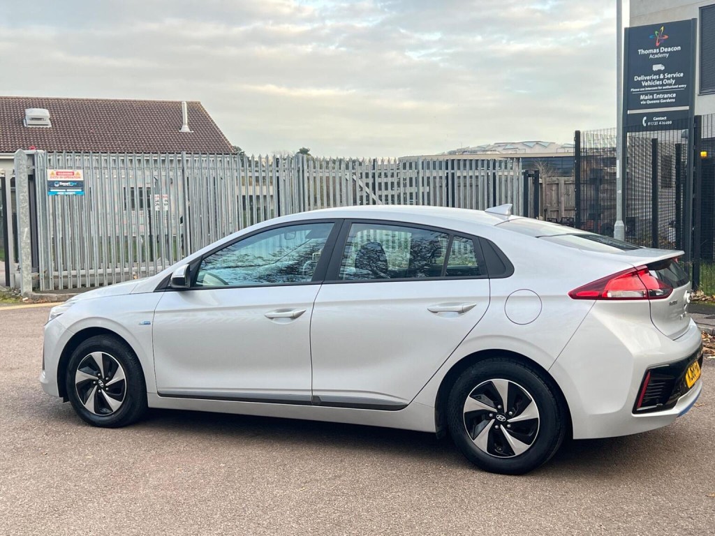 HYUNDAI IONIQ