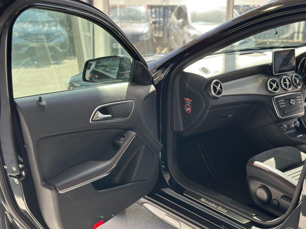 MERCEDES-BENZ GLA CLASS