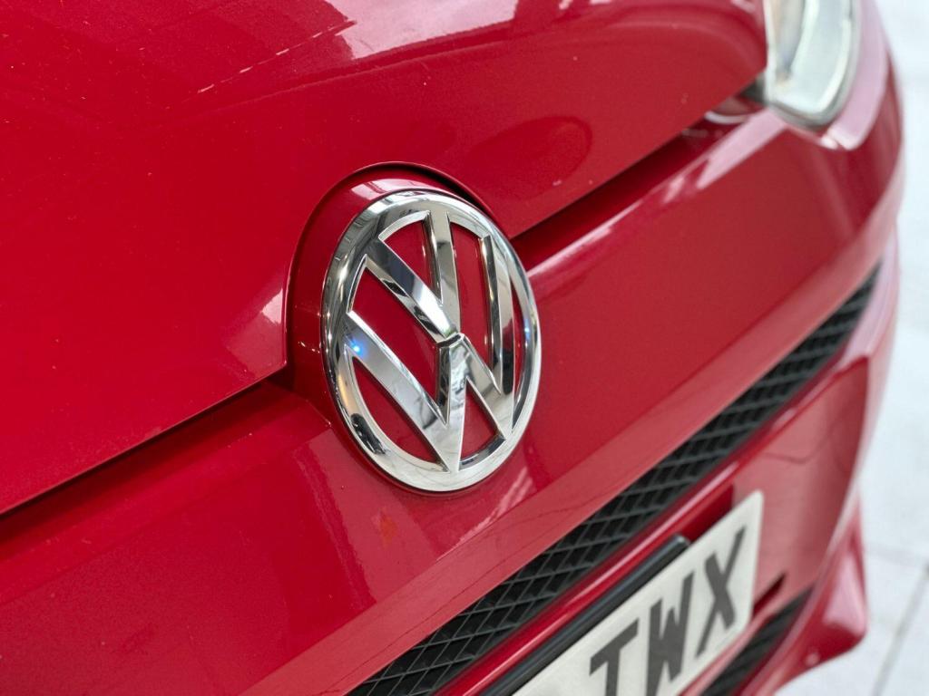 VOLKSWAGEN UP