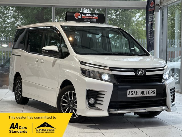 TOYOTA VOXY