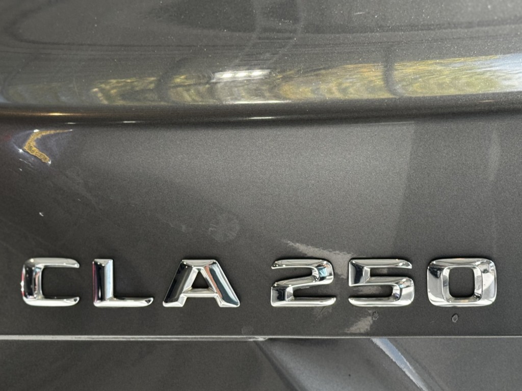MERCEDES-BENZ CLA