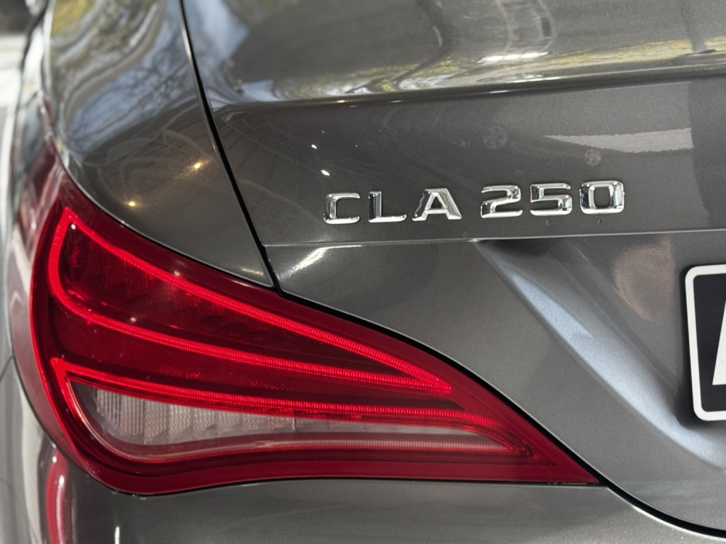 MERCEDES-BENZ CLA