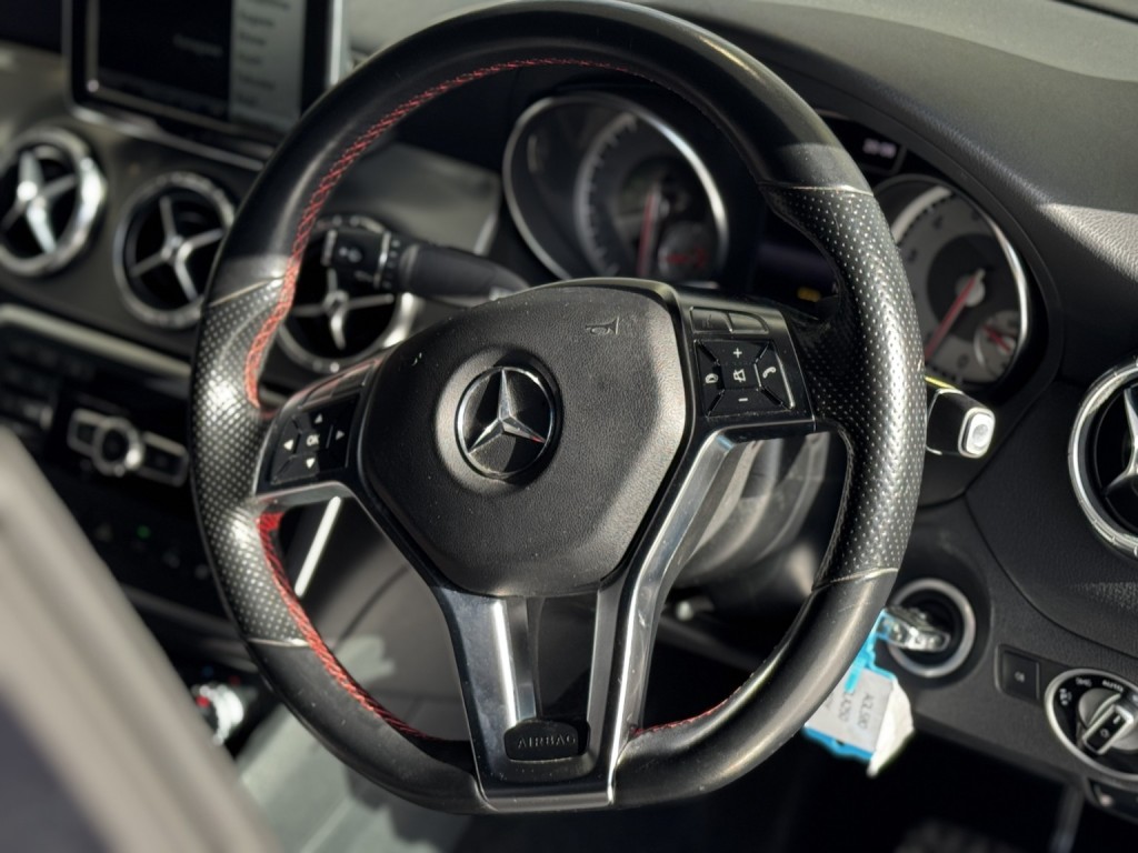 MERCEDES-BENZ CLA