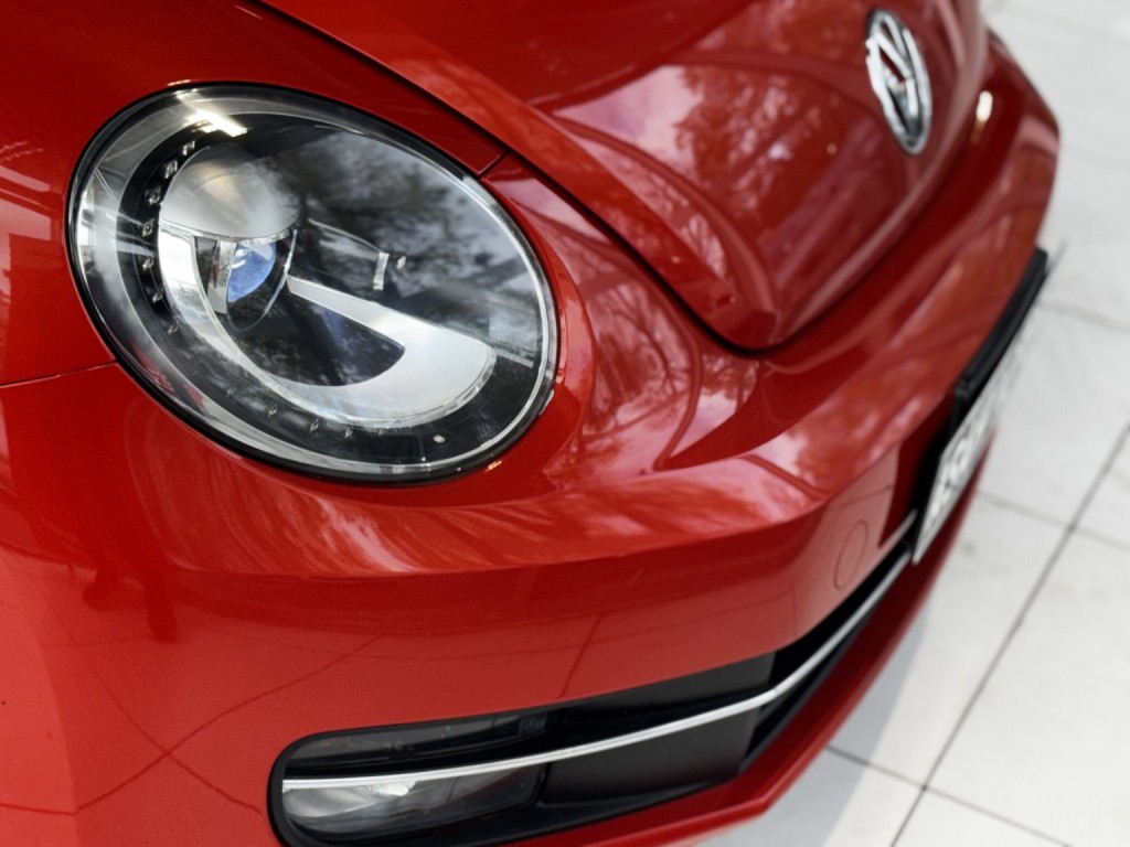 VOLKSWAGEN BEETLE