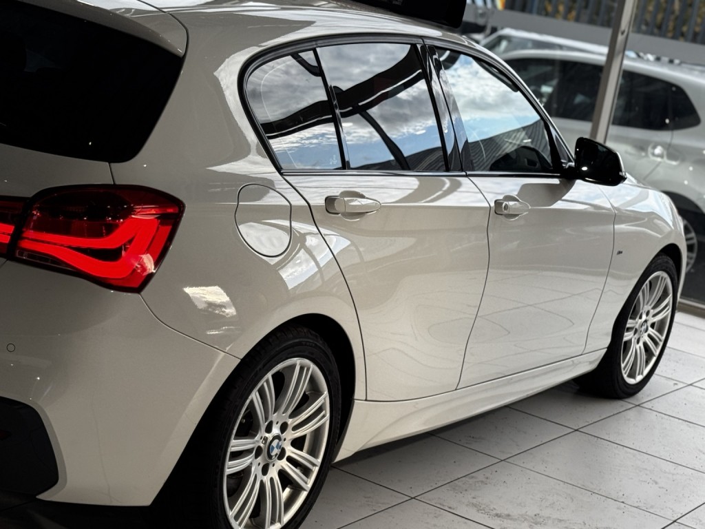 BMW 1 SERIES