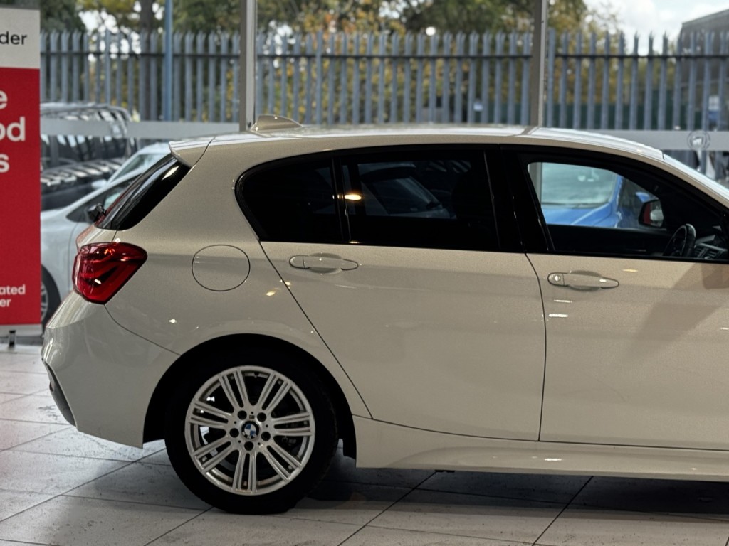 BMW 1 SERIES