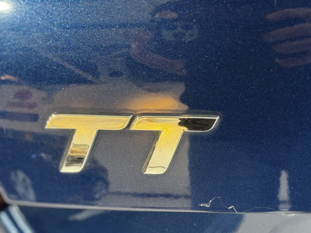 AUDI TT