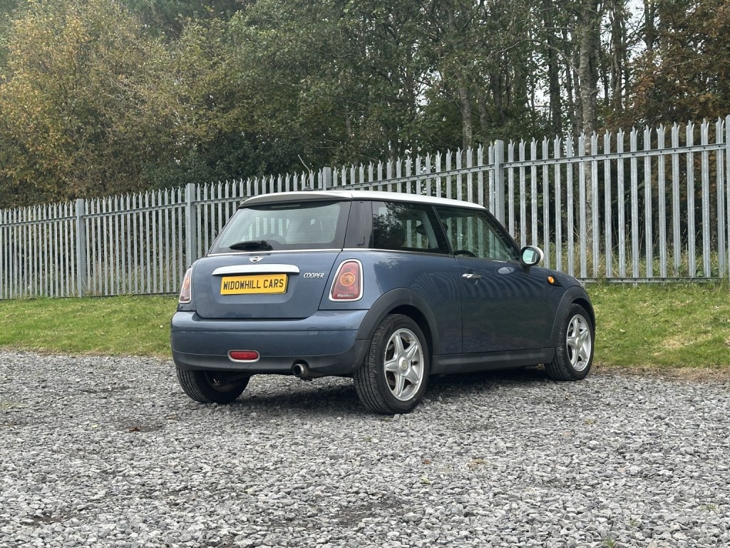 MINI HATCH