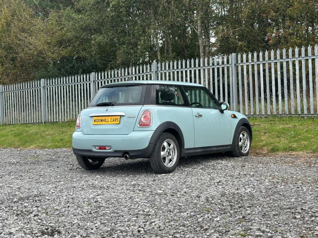 MINI HATCH